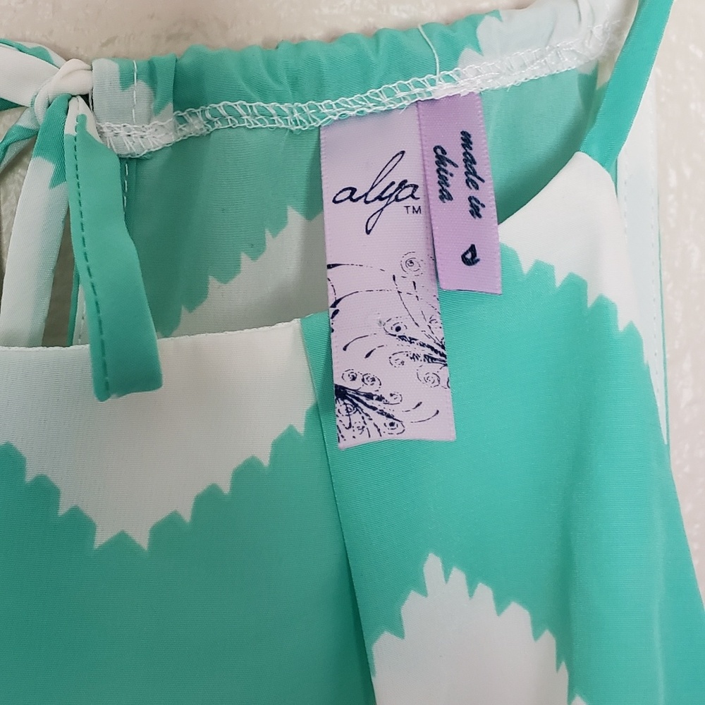 Francesca's Chevron Mint White Sleevele Dress - Picture 4 of 7